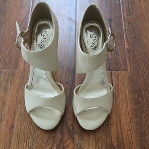 Eurosoft Women's Beige Heels